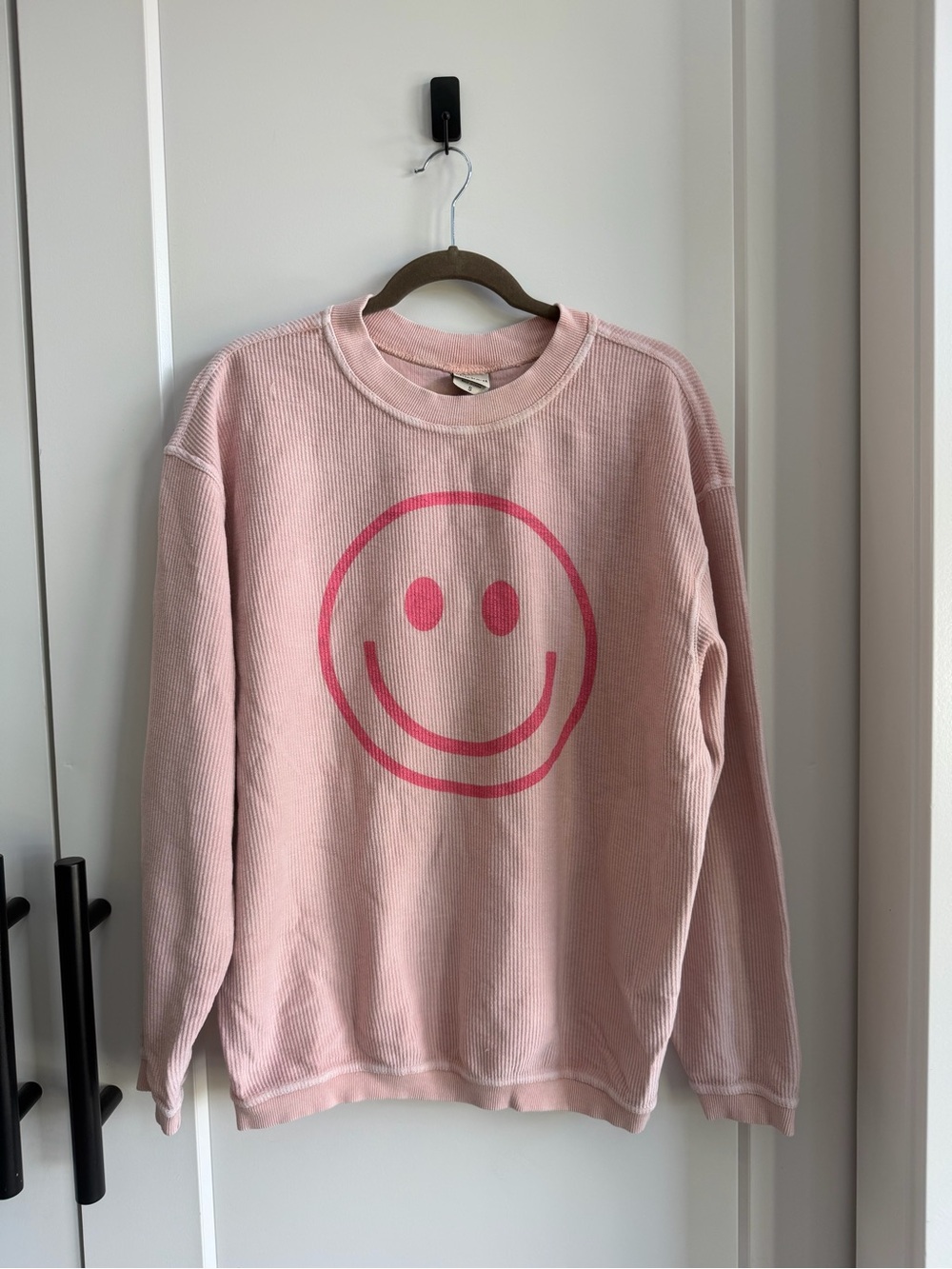 🌺 Sz Small Women's Pink Smiley Crewneck Sweater